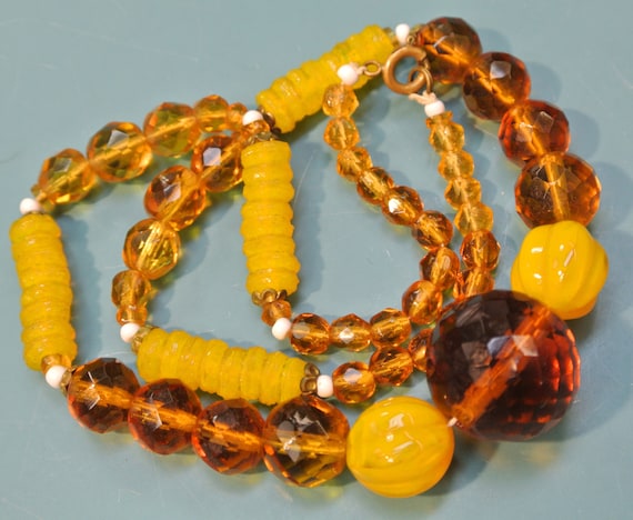 Collier Perles En Verre Jaune Opalescent Vintage - Années 1940/1960 - Style Rétro Sans Pendentif