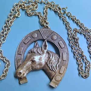 Large RARE UNUSUAL vintage 1960s moulded metal pendant necklace with horse-shue horse-head motive pendant and chain