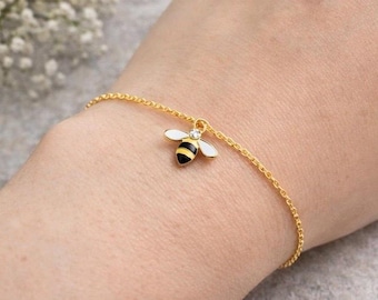 Bee Bracelet, Gold Bee Charm Bracelet, Bumblebee Jewelry, Bee Lover Gift, Nature Inspired Bracelet, Dainty Gold Bracelet, Matching Bee Jewel