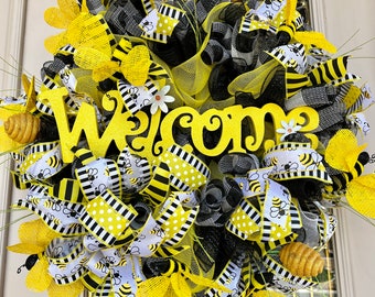 Welcome Bumblebees Summer Wreath,Bumblebee Summer Door Wreath,Front Door Wreath,Porch Wreath,Summer Decor,Mantle decor,Mantle wreath