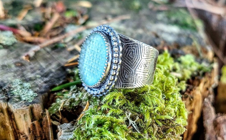 Vintage Japanese Ohajiki Sea Glass Handcrafted Silver Turtle Shell Patterned Wide Band Ring Size 9.5