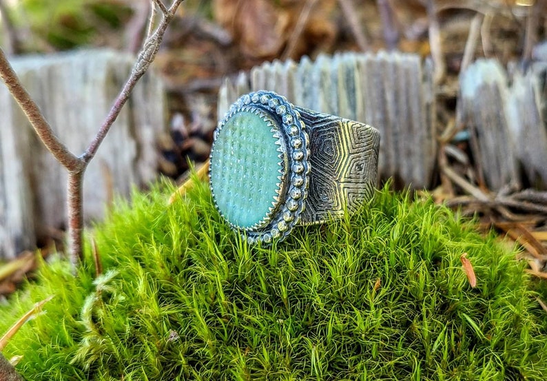 Vintage Japanese Ohajiki Sea Glass Handcrafted Silver Turtle Shell Patterned Wide Band Ring Size 9.5