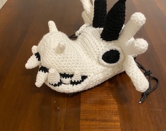 Patrón de ganchillo en PDF para bolsa de dados con forma de calavera de dragón, estuche de dragón de fantasía, bolsa de dados de doble almacenamiento.