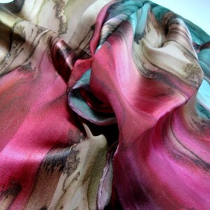 Kastanje donkerrood donkergroen antilope hand geverfd zijden sjaal afbeelding 2
