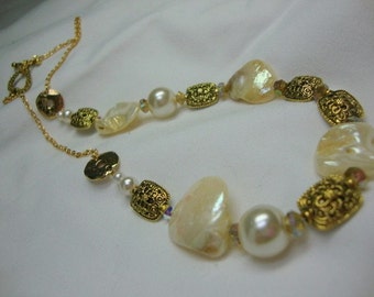 Classic Elegance with Gold and Pearls Bridal Wedding Special Occasion Necklace