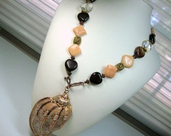 Peach Brown Gold Crystal Shell Necklace Ocean Cruise Resort Jewelry