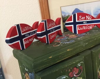 Norwegian flag wooden Lutefisk shelf sitter