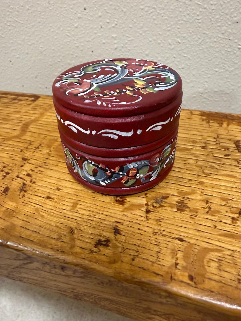 Norwegian Rosemaled round wood box small Burgundy