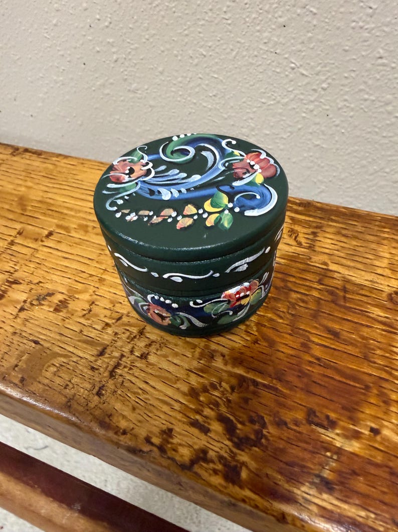 Norwegian Rosemaled round wood box small Dark Green