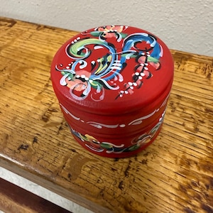 Norwegian Rosemaled round wood box small Red