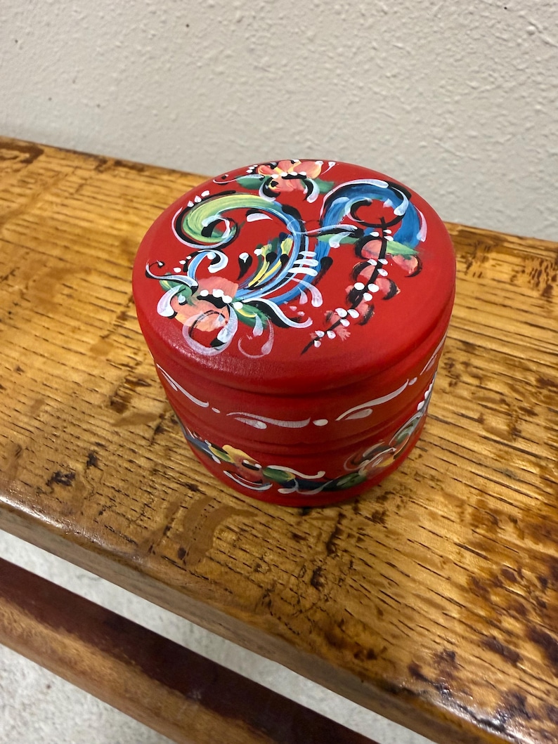 Norwegian Rosemaled round wood box small Red