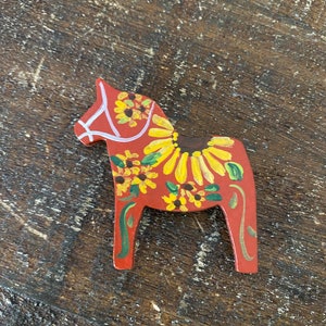 Dala horse Sunflower pin or magnet
