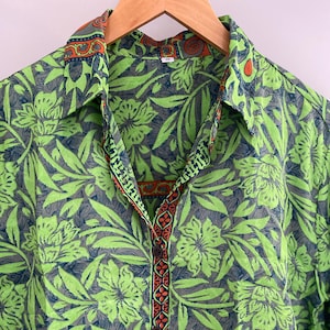 Herren Seide Kurzarm Shirt - Leichter bedruckter Sari Stoff, Sommer Casual Shirt, Atmungsaktiv & Einzigartig