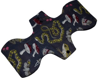 Heavy Core- Snakes and Frogs Flannel Reusable Cloth Goddess L Pad- WindPro- 14.5 Inches