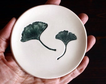 Ceramic GINKGO LEAF Dish - Handmade Round Porcelain Leaf Soap Dish - Jewelry Dish - Gift for Mom - Ready To Ship