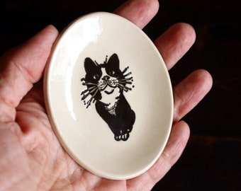 Ceramic CAT Ring Dish - Handmade Oval B&W Porcelain Tuxedo Cat Dish - Jewelry Dish - Gift for Her - Ready To Ship