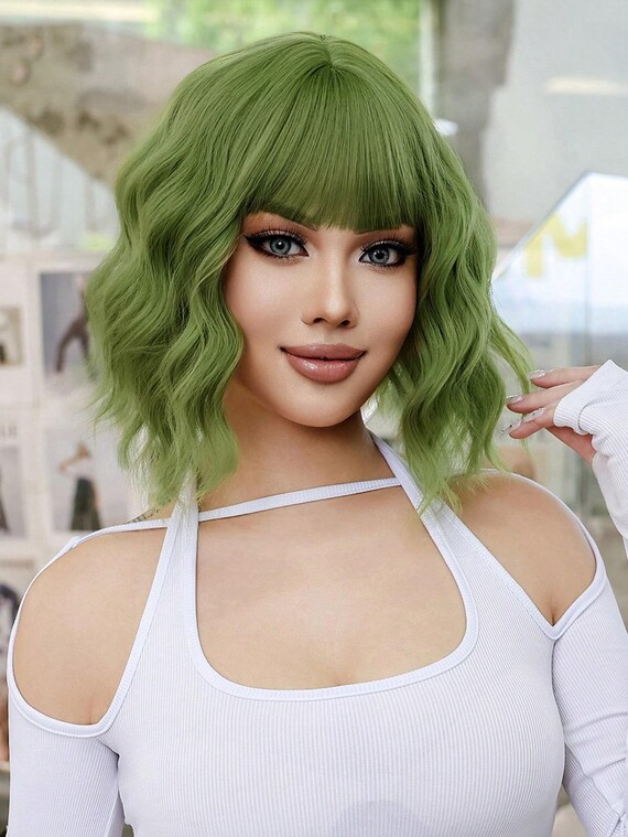 Short Wavy Green Wig With Bangs: Heat-resistant Cosplay Wig  display picture 1