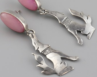 Vintage Navajo Howling Moon Wolf Coyote Earrings, Pink Agate, Sterling Silver, Native American Jewellery, Animal Jewellery,Handmade Earrings