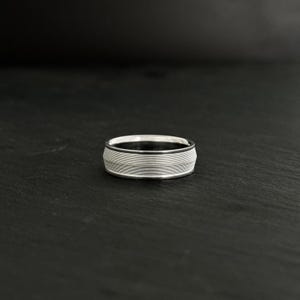 7mm Band Men&#39;s Wedding Ring /  Unique Engraved Line Texture / Polished Edge / Modern Comfort Fit Ring / Handmade Ring / Unique Style