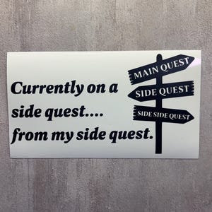 Vinylsticker Side Quest | Laptopsticker Grappige gamer-RPG