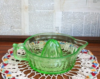 Vintage Green Glass Hand Juicer Reamer Retro Depression Glass