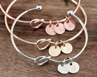 Initial Bracelet for Mom, Initial Charm Bracelets for Women, Round Letter Disc, Personalized Jewelry Gift, Mother Bracelet 1 2 3 4 Kids