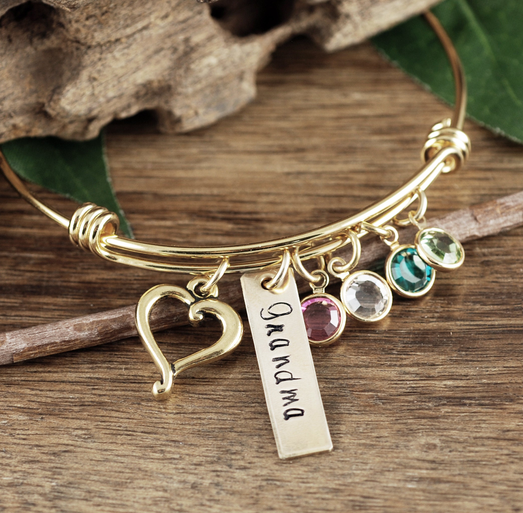 How to Choose the Best Personalized Bracelets? – revistaavances