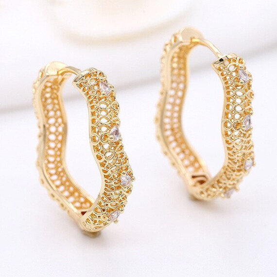 Crystal Oval Hoop Earrings, Gold Oval Twisted Hoop Earrings, 24kt Gold Filled Earrings, Gold Filled Earrings,Mother's Day Gift, Gift for Her