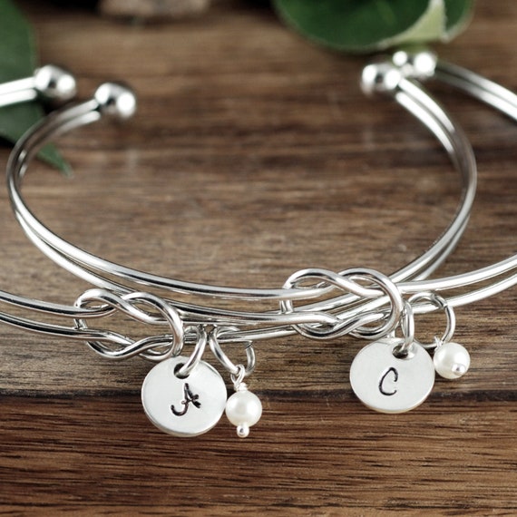 Personalized Bridesmaid Gift, Bridesmaid Gift Set, Love Knot Bracelet, Bridesmaid Bracelet, Engraved Bangle Bracelet, Tie the Knot Bracelet