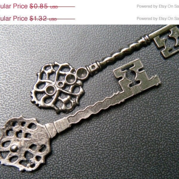 SALE Key Charm (A101291) 1 pc