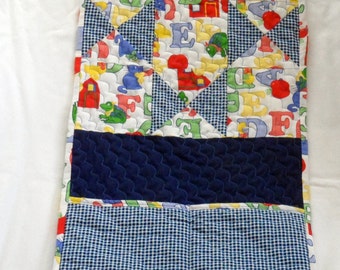 QUILTED WALL HANGING 4 Baby/ 2 Pockets/ Wallhanging 4 Baby's Room/ Handmade Baby Shower Gift/ Baby Room Wet Wipe/Powder Holder Wall Hanging