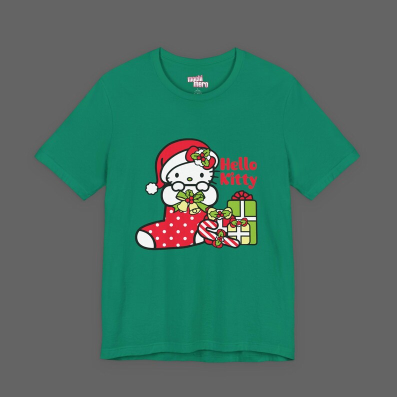 Hello Kitty Xmas Tee - Weihnachtsgeschenk für Sanrio Fans - Cutecore Y2K Grafik T-Shirt - Cartoon Frohe Weihnachten Shirt Bild 3