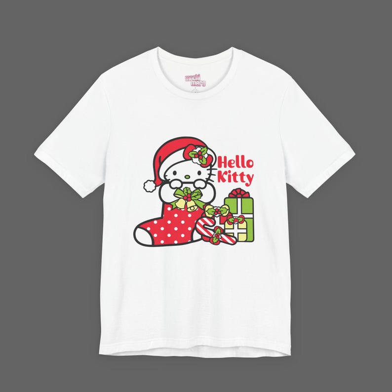 Hello Kitty Xmas Tee - Weihnachtsgeschenk für Sanrio Fans - Cutecore Y2K Grafik T-Shirt - Cartoon Frohe Weihnachten Shirt Bild 7