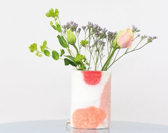 Medium 100% Wool Wrapped Glass Vase in Pink and Peach Tones, Unique Spring Flower Vase, Felted Wool and Up-cycled Glass Design Piece