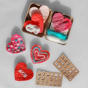 Mini DIY Heart Felting Kit, Valentine Gift, Kid Friendly DIY Craft, Fun and Easy Needle Felting