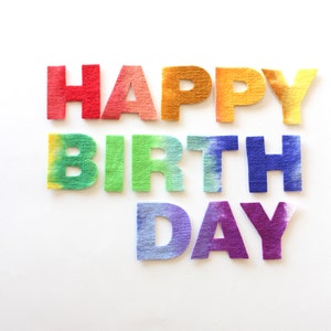 Letras de feliz aniversário de feltro 100% lã, feltro artesanal de aniversário de pequeno lote, letras de arco-íris gradiente de festa de aniversário, letras de feltro de aniversário cortadas