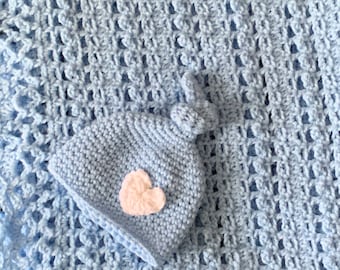 Baby Blue textured baby blanket and newborn hat with heart