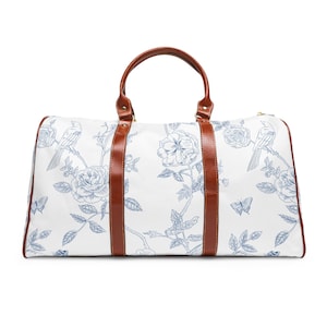 Blue Toile Duffle Bag for Travel Waterproof Overnight Tote Bag with Shoulder Strap Eco-friendly Petite Luggage Carryon Feminine Blue Gym Bag