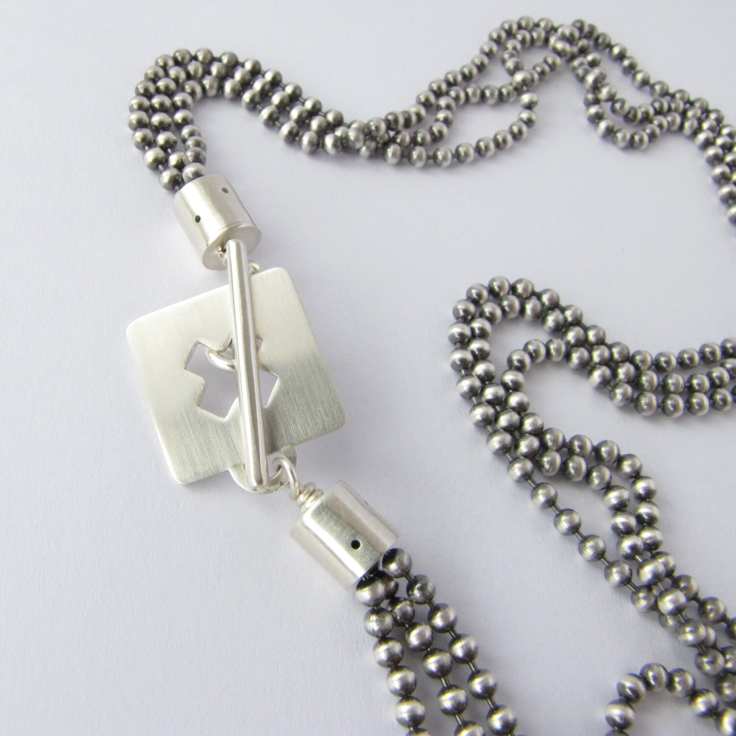 アクセサリー BRASS BALL CHAIN THREE-STRAND NECKLACE BRASS BALL CHAIN THREE-STRAND NECKLACE – THE SHOP YOHJI YAMAMOTO