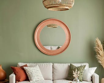 Espejo de pared circular de cobre con marco de madera artesanal, un toque rústico moderno para sala de estar, entrada o interiores de inspiración bohemia.