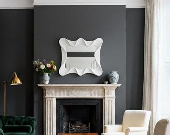Espejo de pared rectangular con forma de estanque: forma orgánica hecha a mano con marco de madera blanca, un toque escultural moderno para sala de estar, entrada o dormitorio.