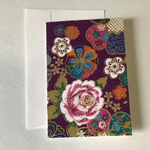 Prune violette avec fleurs - Carte de voeux en tissu japonais avec enveloppe - Roses Sakura Cherry Blossoms - Blanc 10 x 15 cm - 005