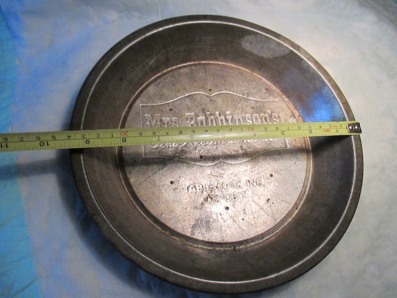 Vintage Mrs Robbinson/'s Fine Restaurant Table Top Pie Tin Pan 9 12 diner decor country primitive bakeware kitchenware new england decor