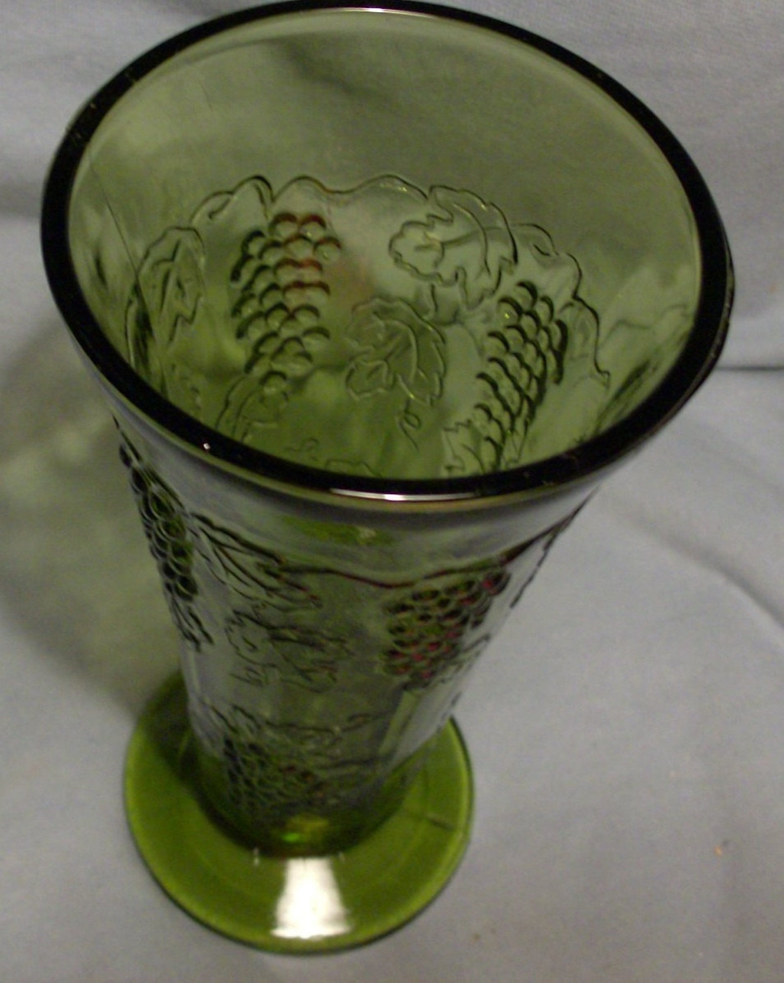 Vintage GREEN Depression GLASS VASE With Grapes and Grape Leaf Etsy
