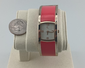 Damen neuen Zustand CC Manschette Armbanduhr
