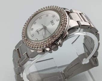BKE Damen Armbanduhr mit Heavy Silver Tone Armbanduhr mit Strass Bevel