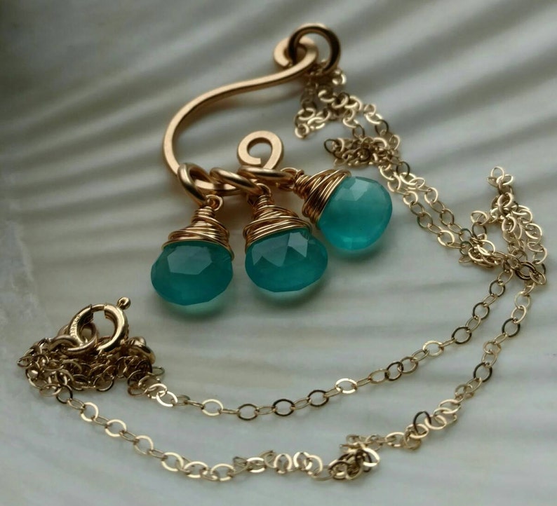 Hammered 14k yellow gold filled swirl necklace with wire