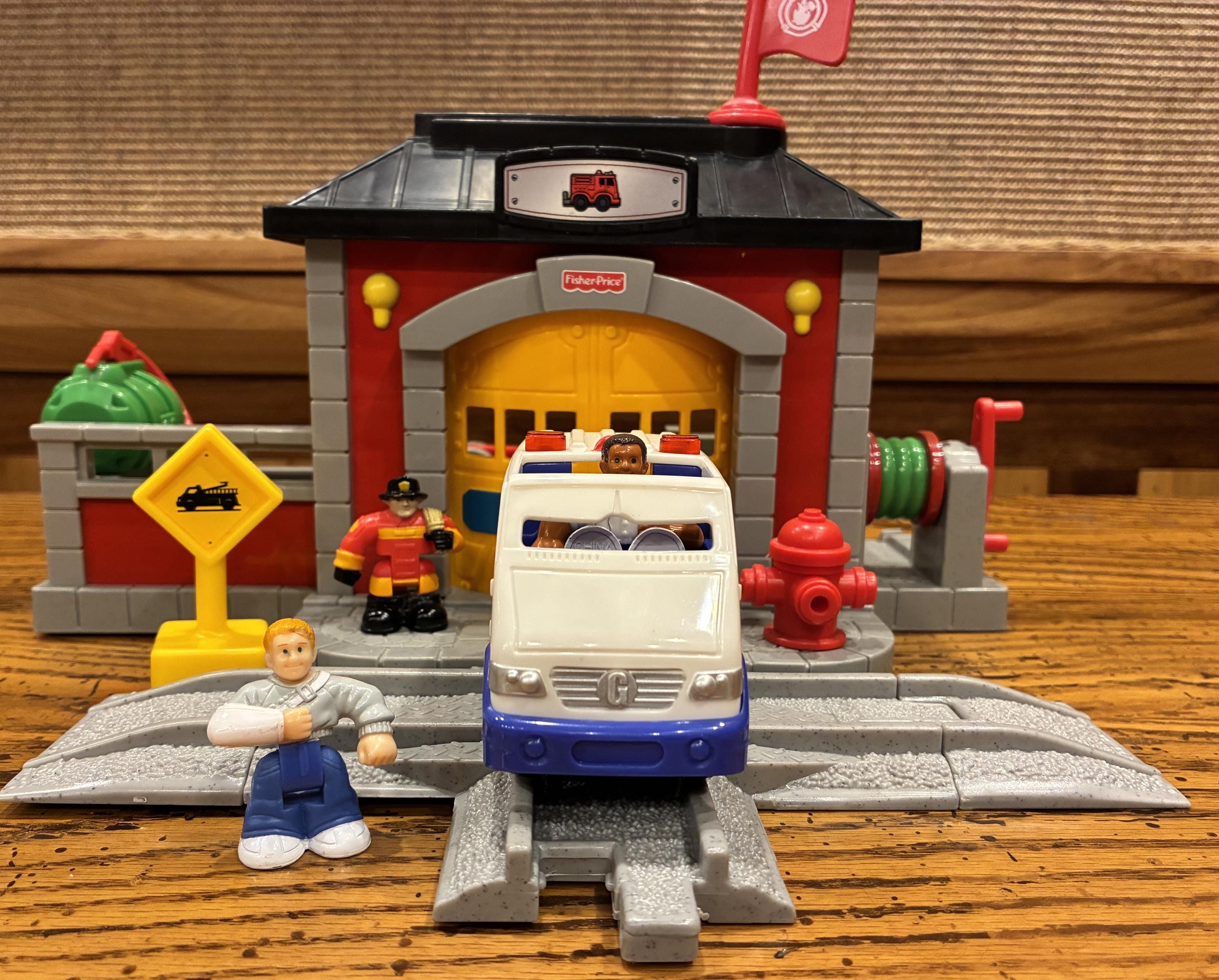 2008 Geo Trax Fisher Price Fire Rescue Set Tracks Ambulance Kohls