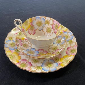 Victoria Bone China England Annette 3PC Teetasse & Untertasse Trio Sammlerstück