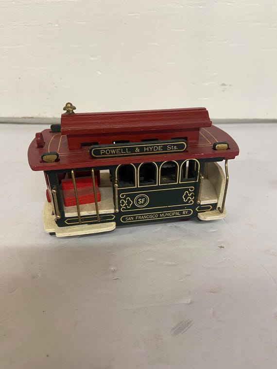 パウエルハイド　サンフランシスコ　トロリーバスケーブルカー　ミュージックボックス サンフランシスコのケーブルカー【途中下車の旅】 | Road to EAST